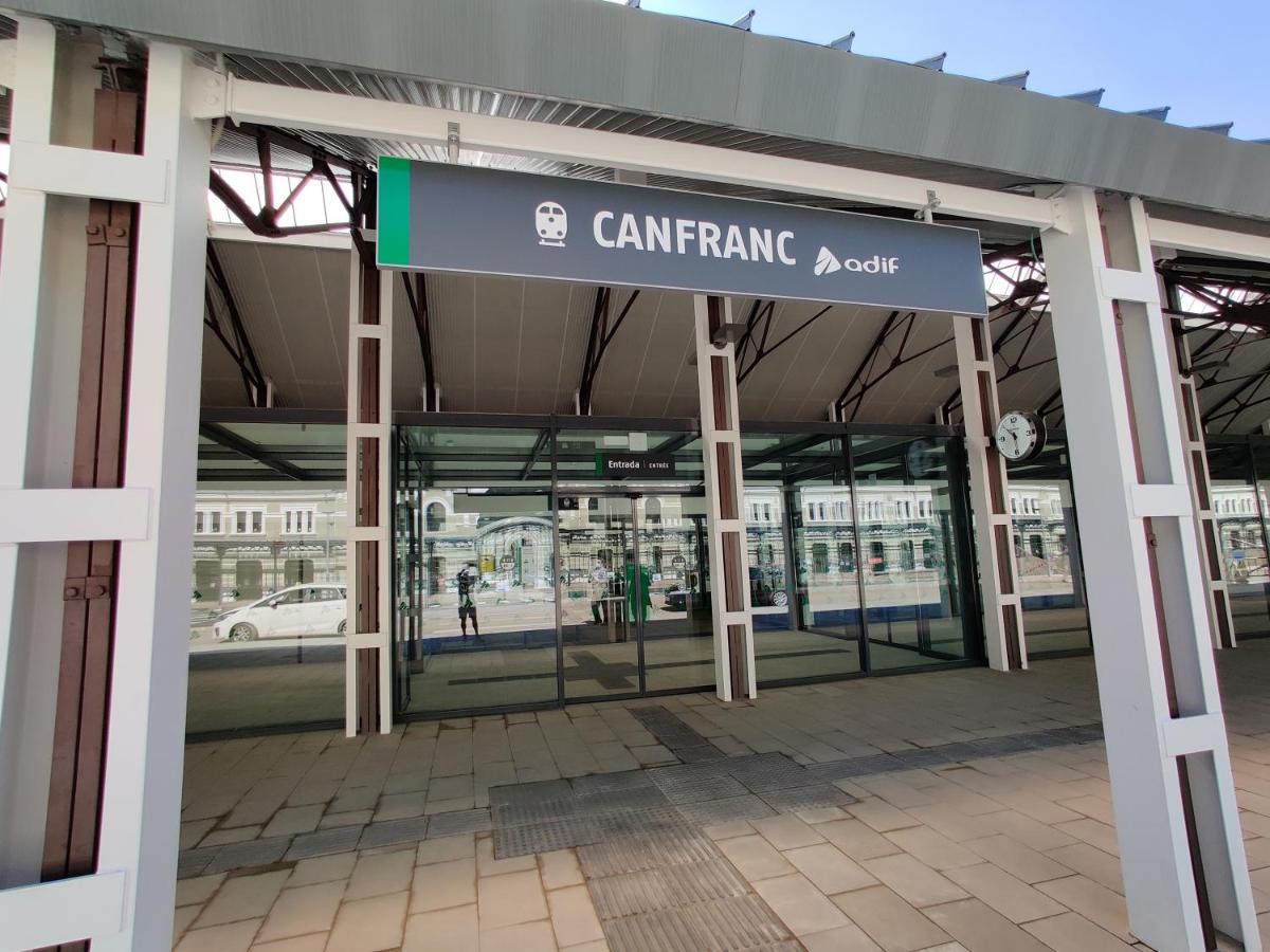 "Leo Pixel" Avairent Canfranc Estacionアパートメント エクステリア 写真