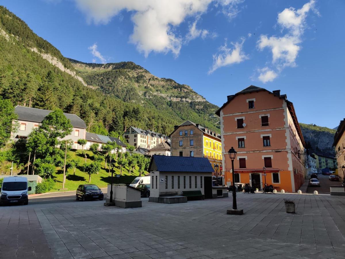"Leo Pixel" Avairent Canfranc Estacionアパートメント エクステリア 写真
